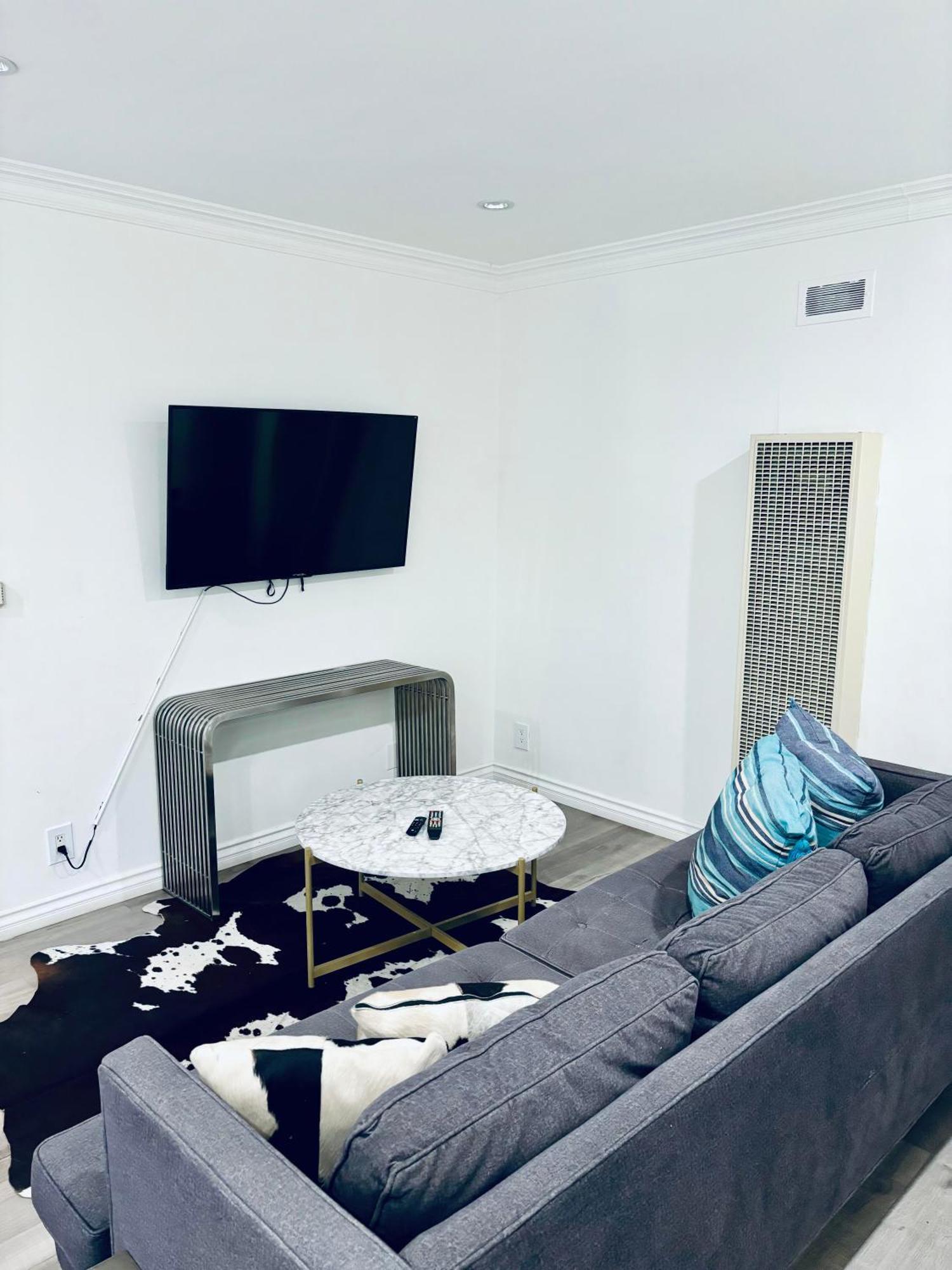 Modern, 1 Bed Condo, Downtown Century City Los Angeles Exterior photo